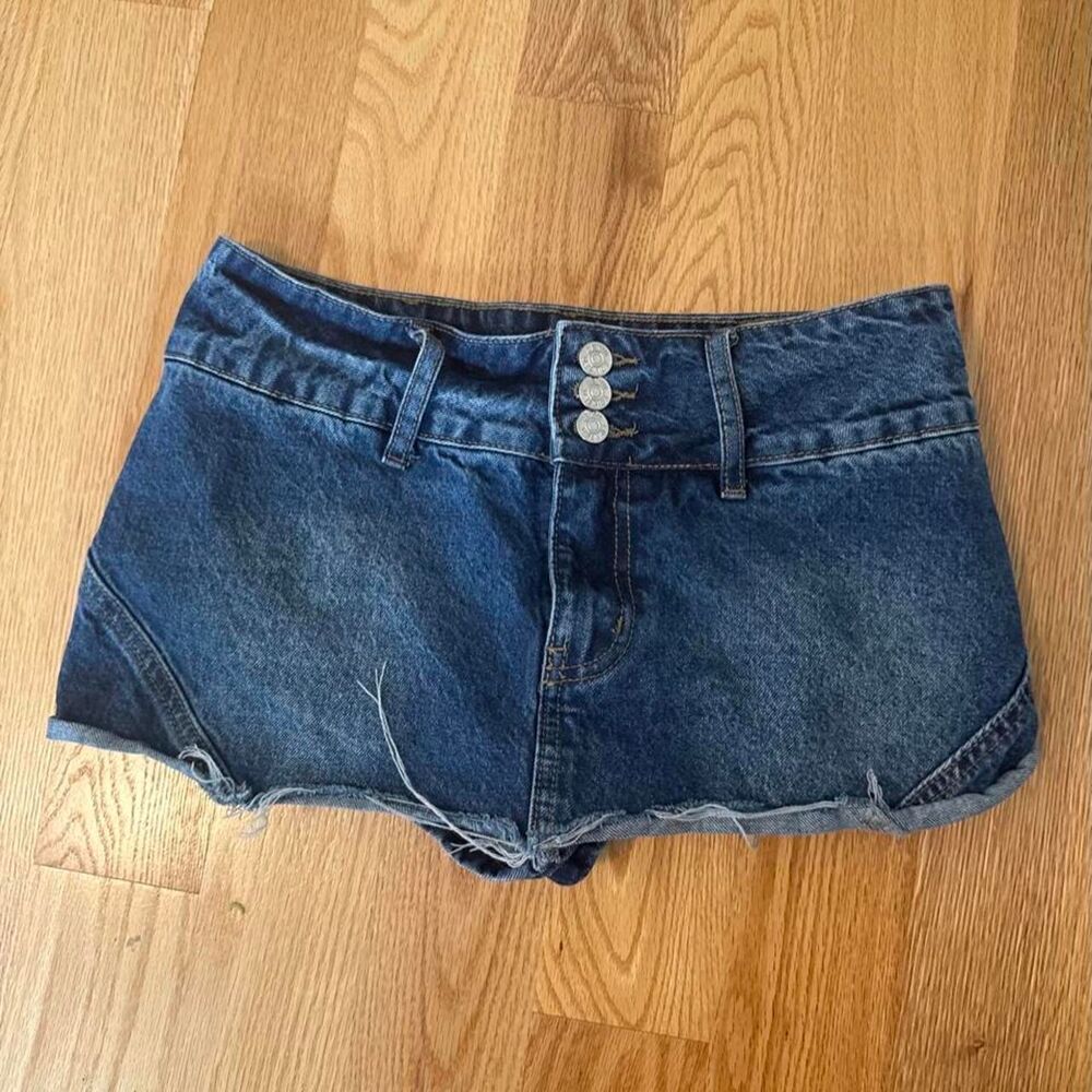 Edikted Women's Blue and Navy Shorts